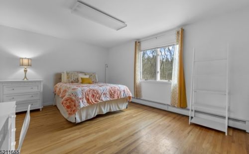 79 Pinewood Dr, Skyline Lakes NJ  07456-1122 exterior