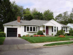 20 Swallow Dr, Newton, MA 02462-1306