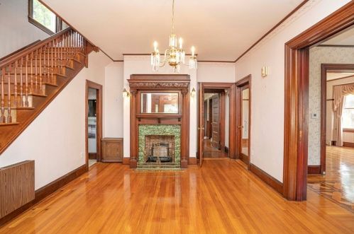 193 Broadway, Taunton MA 02780-1811 exterior