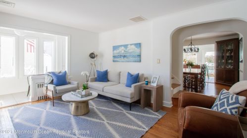 33 Sunnycrest Dr, Little Silver NJ 07739-1126 exterior