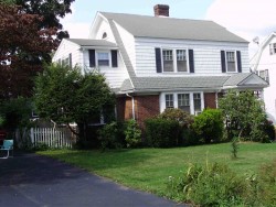 1633 Washington St, Newton, MA 02465-2229