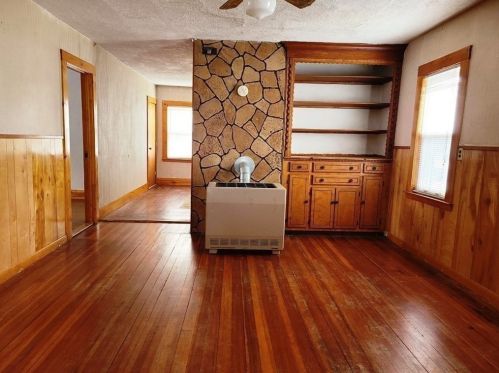 87 Briggs St, New Bedford MA 02740-3206 exterior