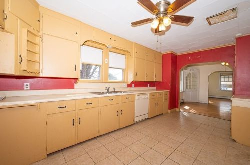 223 Whitins Rd, Sutton MA  01590-2713 exterior