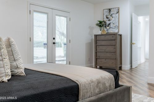 1121 Bethany Home Rd, Phoenix AZ  85014-2229 exterior