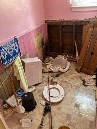 513 Front St, New Bedford MA 02744-2618 exterior