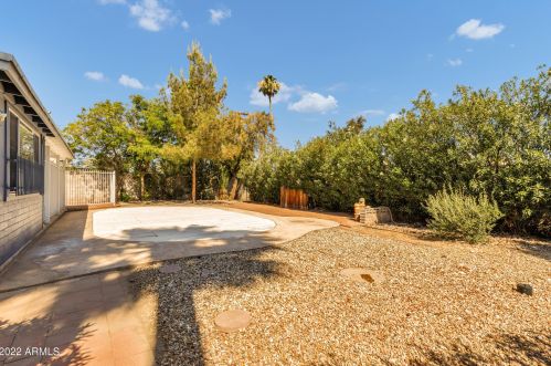 3122 Cholla St, Phoenix AZ 85029-3142 exterior