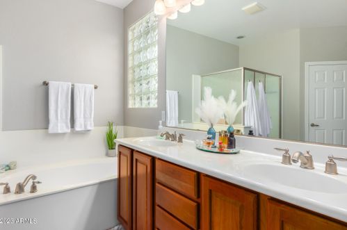 25311 51 Dr, Phoenix AZ 85035-1901 exterior