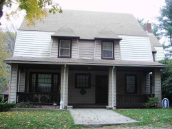 20 Dexter Rd, Newton, MA 02460-2318