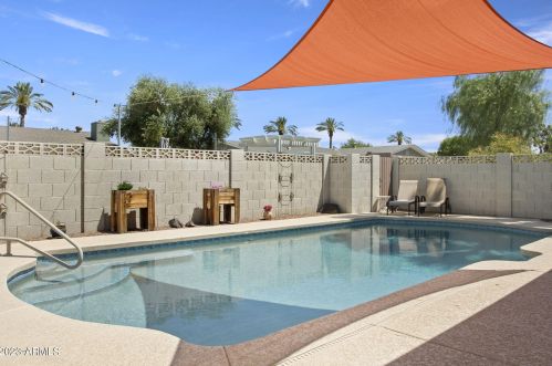 210 Butler Dr, Phoenix AZ 85051-4649 exterior