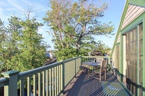 1 Main St, Rockport MA 01966-1513 exterior