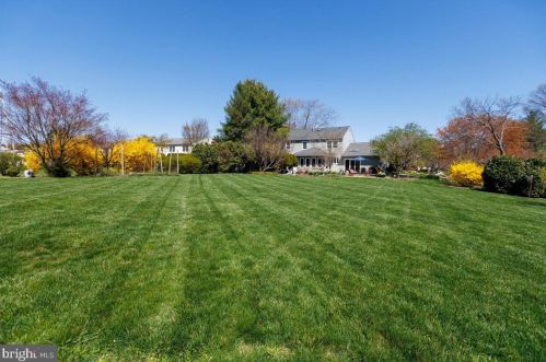 33 Winthrop Rd, Trenton NJ 08648-1557 exterior