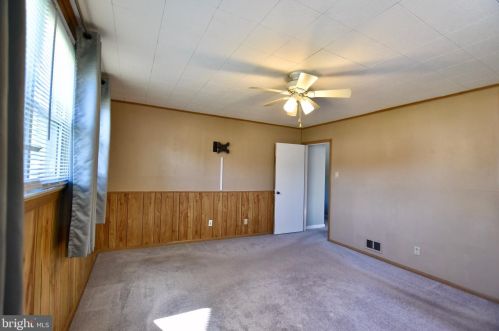 353 Hendrickson Ave, West Deptford NJ 08096-1327 exterior