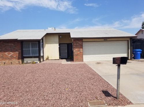 6817 40th Pl, Phoenix, AZ 85042-5104