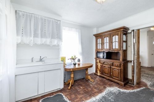 17 Pleasant St, Montgomery MA 01085-3719 exterior