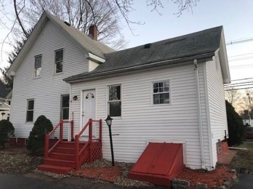 271 Winthrop St, Taunton MA 02780-4354 exterior