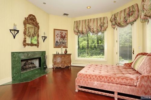 354 Madison Ave, Cresskill NJ 07626-1338 exterior