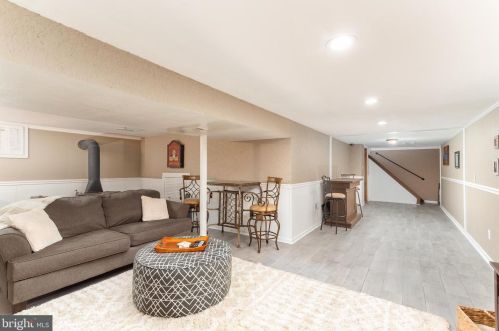 326 Route 156, Trenton NJ 08620-1729 exterior