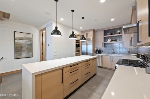 1231 Lowell Ave, Park City UT 84060-5115 exterior