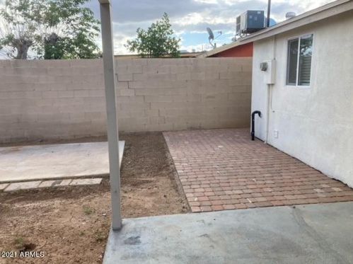 7148 Devonshire Ave, Phoenix AZ 85033-8236 exterior