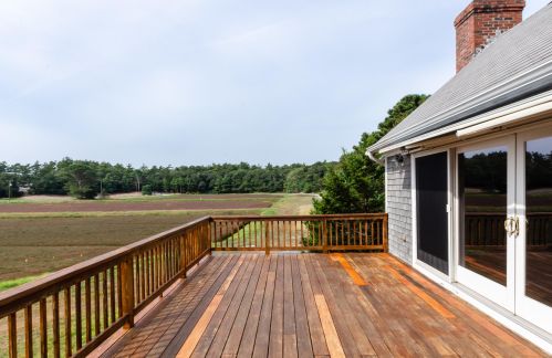 155 Great Nck Rd, Wareham MA 02571-2426 exterior