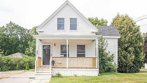 365 Cohannet St, Taunton, MA 02780-4102