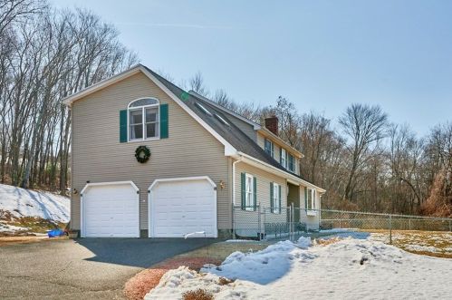 1685 Mountain Rd, Montgomery MA 01085-1480 exterior