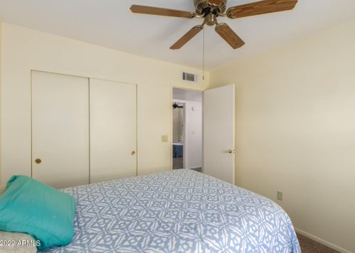 1826 Acoma Dr, Phoenix AZ 85032-4892 exterior