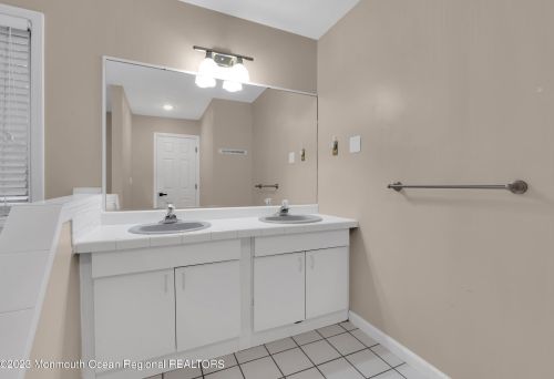 6 Pitney Ln, Jackson Twp NJ 08527-2933 exterior