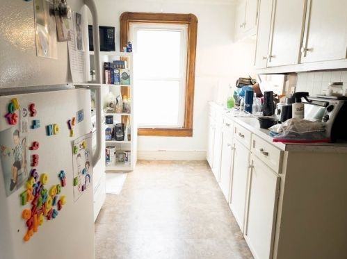 296 Hamlet St, Fall River MA 02724-3340 exterior