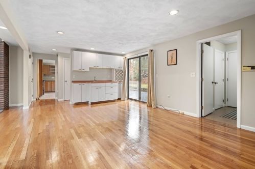 6 Skylar Dr, Southborough MA 01772-1745 exterior