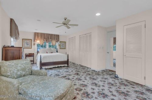 52 Laurel Dr, Little Silver NJ 07739-1416 exterior