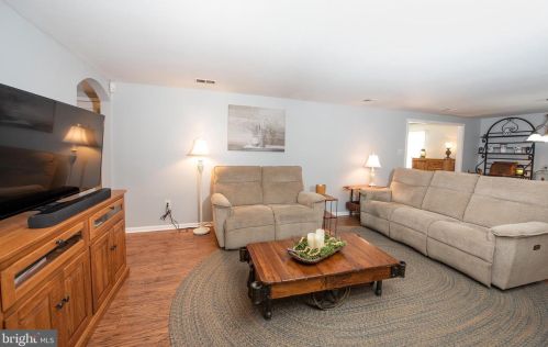 6605 Windsor Ct, Columbia MD 21044-4102 exterior