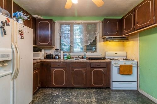 326 Mulberry St, Fall River MA 02721-1317 exterior