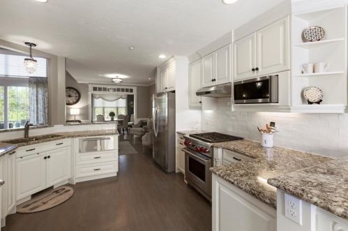 16 English Cmns, Topsfield, MA 01983-2236