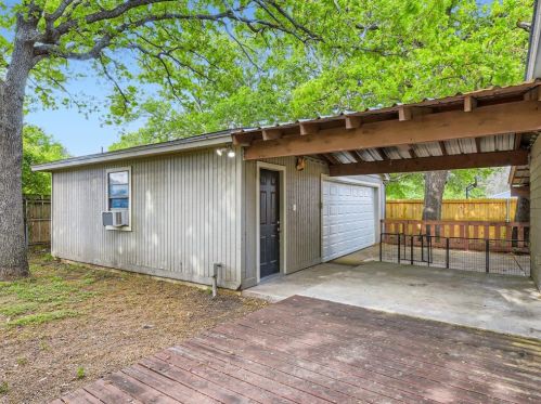 7032 Greenview Cir, Fort Worth TX 76120-1343 exterior