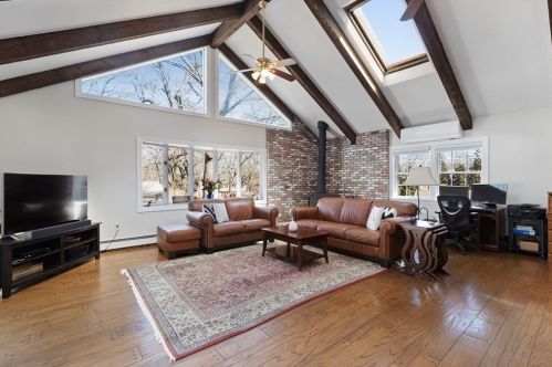 34 Rose St, Milton MA 02186-4616 exterior