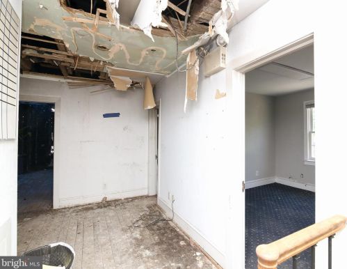 665 Broad St, West Deptford NJ 08096-1055 exterior