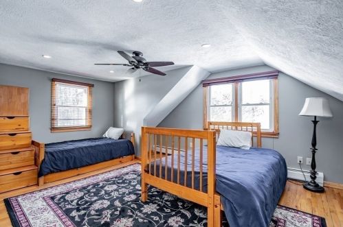 40 Frst Gln Dr, Montgomery MA 01085-4709 exterior