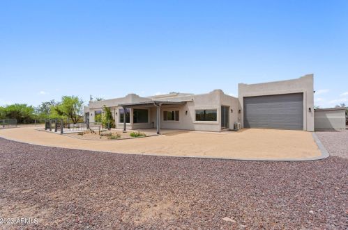 39068 15th Ave, Phoenix AZ 85086-7226 exterior