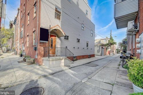 985 6th St, Philadelphia PA  19123-1405 exterior