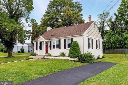 238 Elm Ave, West Deptford, NJ 08051-1008