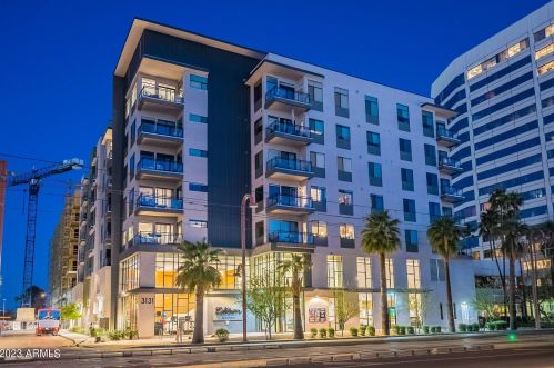 3131 Central Ave, Phoenix AZ  85012-2621 exterior