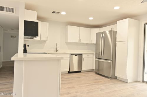 1601 Eugie Ave, Phoenix AZ  85029-1719 exterior