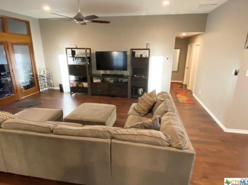 4825 Crestpoint Ln, Garland TX 75043-6514 exterior