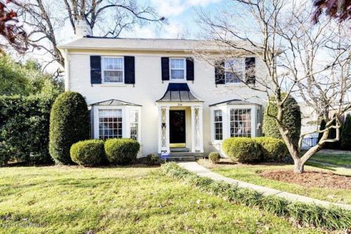 206 Gibson Rd, Louisville, KY 40207-3914