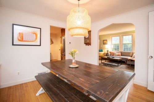 51 East St, South Hadley MA  01075-2115 exterior