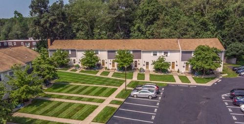 142 Autumn St, Agawam MA  01001-2892 exterior