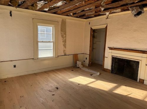 1307 Washington St, Braintree MA 02184-8623 exterior