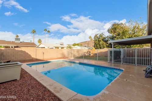 2328 Altadena Ave, Phoenix AZ 85029-3402 exterior