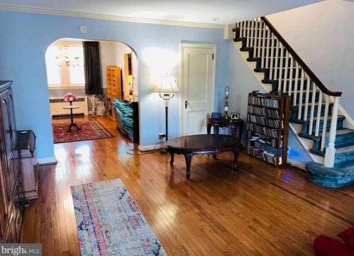 2934 Knorr St, Philadelphia, PA 19149-2519